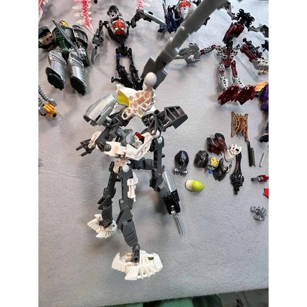 LEGO Bionicle Lot - 2000s Figures / Parts / Accessories - Used As-Is   13lbs